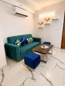 1 BHK with 24x7 power-backup just 25 mins from Airport & Yashoobhomi