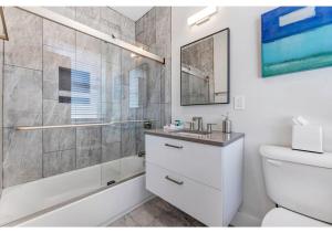 3 Bdrm 3 Full Bath Tower View walk up