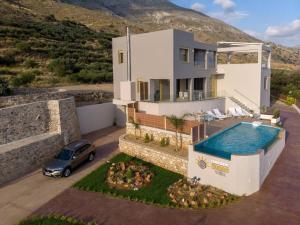 Villa Plakias Sunset with Heated Pool & Childrens Area, Walk to Restaurant