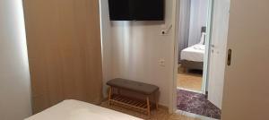 Quiet 2-bedroom apartment near Heraklion center