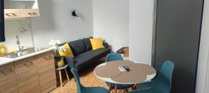 Quiet 2-bedroom apartment near Heraklion center