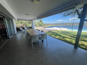 Casa frente al Lago Molinos - SOLO USO FAMILIAR - ESTADIA MÍNIMA 3 NOCHES
