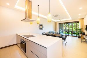 Tamarindo Villa w Pool & Beach Club Access