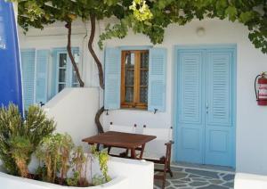 Carmel Studio Apartment Paros Greece