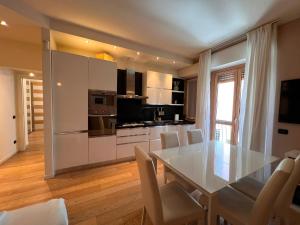 Citylife, Air conditioning, 4 guests by Kibilù Short Term Rentals