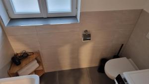Liboria Alpenauszeit - Ferienwohnung mit Balkon und Alpenblick in Aidling am Riegsee