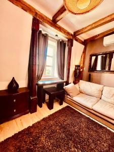 Hearth of Belgrade 3 Bedroom Duplex 2 Bathrooms Sleeps 7