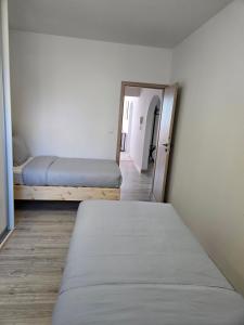 Cozy Urban Residence - 2BR - Sleeps 6 - Near Old Town