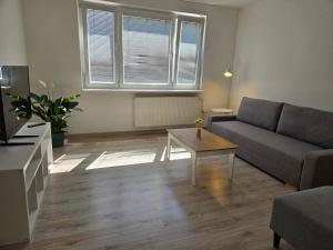 Cozy Urban Residence - 2BR - Sleeps 6 - Near Old Town