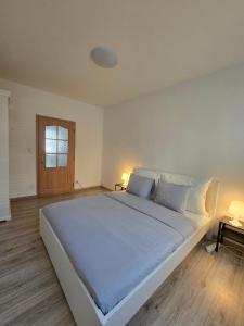Cozy Urban Residence - 2BR - Sleeps 6 - Near Old Town