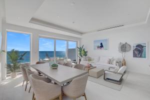 3BR Beachfront Penthouse, Private Pool, Palm Cay