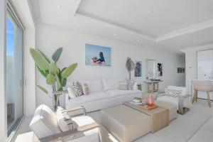 3BR Beachfront Penthouse, Private Pool, Palm Cay