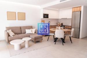 BS-004 Modern Ground-Floor Apartment near the Beach & Pool by BLUE STAYS