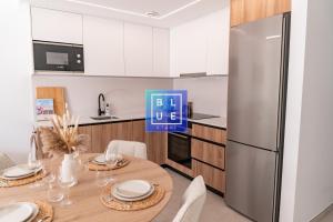 BS-004 Modern Ground-Floor Apartment near the Beach & Pool by BLUE STAYS