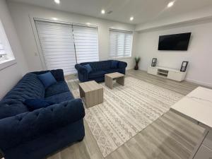 Stylish New Home Near Downtown & Highway