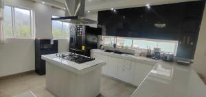 Casa Vacacional en Caluma con Piscina y Jacuzzi