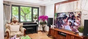 3T Home Ecopark - 4BR Apartment Family Re& Green View