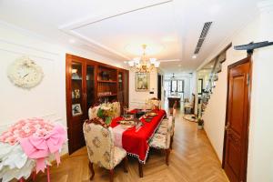3T Home Ecopark - 4BR Apartment Family Re& Green View