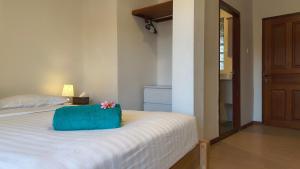 Castaway Surf Retreat