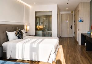 LUXURY APARTMENT With SEA BAY VIEW - Đà Nẵng