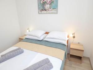 Luxury Apartment with heated pool in Starigrad