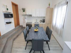 Luxury Apartment with heated pool in Starigrad