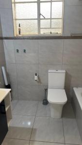 Comfortable Guest Room in Ekurhuleni with Shared Pool