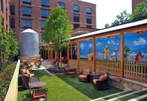 Inn & Suites Baltimore DowntownInner Harbor