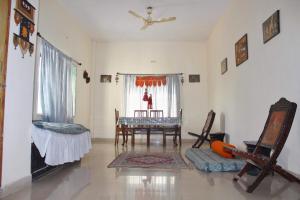 2BHK Villa,1st floor,Kitchen, near Airport