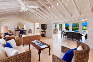Tropical Oasis with Pool Near Beach - Todmorden