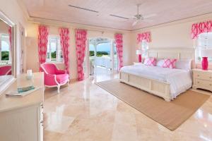 Fairway Views with Private Pool - High Spirits