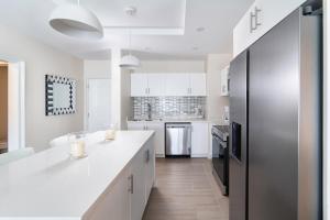 Modern Condo with Resort Pool Near Beach - Coral Beach 107