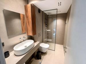 The Premium Kalamaria Suite - Metro & Promenade