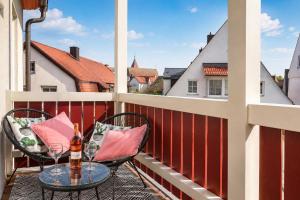 NAMASTÉ Homes - Ferienwohnung mit Balkon & Carport