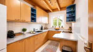 NAMASTÉ Homes - Ferienwohnung mit Balkon & Carport