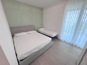 Nember Sea Houses 31 family apartment