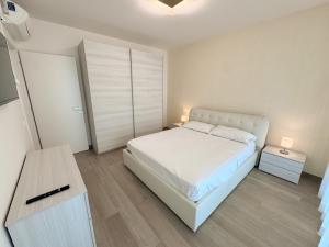 Nember Sea Houses 31 family apartment