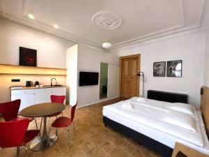 Form Space - Young Art Apartaments Warsaw