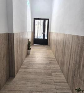 2 Bedroom Apartment Center