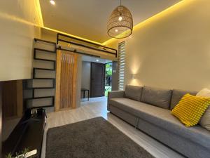 2 Bedroom Villa strong wifi, free parking