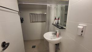 Gyeol Stay #1-minute walk from Jeongneung Station#5-minute walk from the airport bus stop#Check-out at 1 pm#Luggage storage