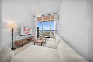 StayShort - Tranquil 1BR Hideaway in Damac Hills