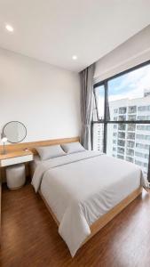 2 Bedroom Apartment in Masterise, Gia Lam, Hanoi