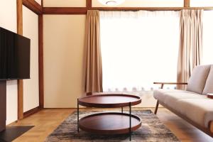 North Shinjuku House by Tranova