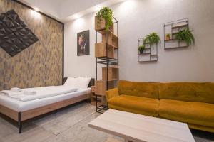 Ruinbar Rest Style Residence with AC