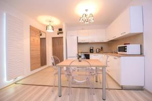 Privilege Apartment - 2 Bedrooms - 5 Guests - Cismigiu Gardens