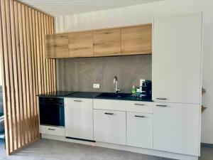 Emmas Riva-Dream relax - im Herzen von Riva del Garda mit Terrasse, WLAN, Garage und 3 Citybikes