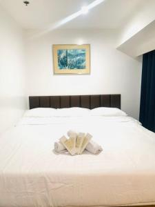 Luxury 2BR with Stunning Skyline Views in BGC