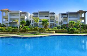 Bel Appt Climatisé avec Balcon, Ascenseur & Piscines Asilah Marina Golf