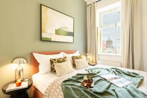 Prague Days - Spacious Apartments with Workspaces in Top Location